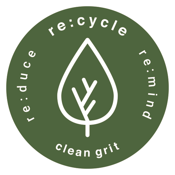 Alle unsere Clean Grit-Kleidungsstücke bestehen zu mindestens 50% aus recycelten Stoffen.